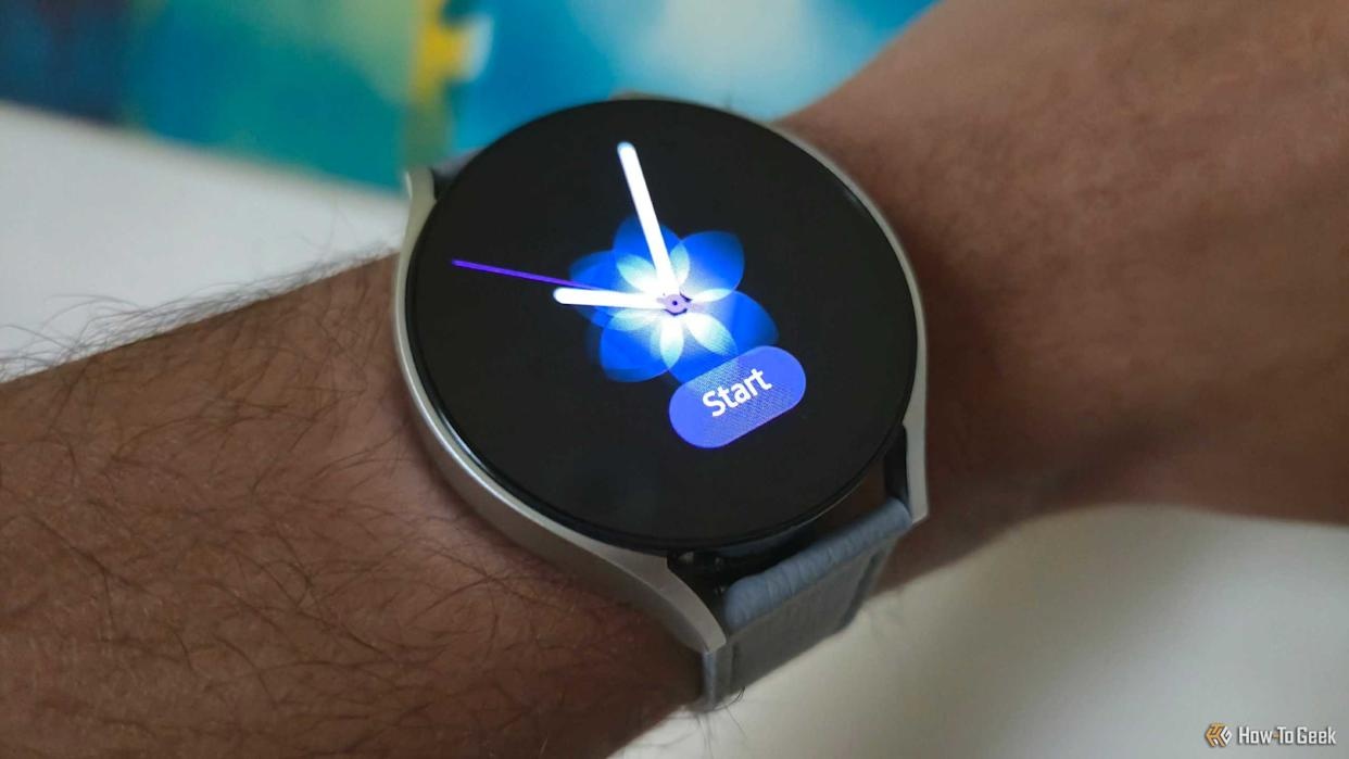 smartwatch displaying breathing exercise reminder