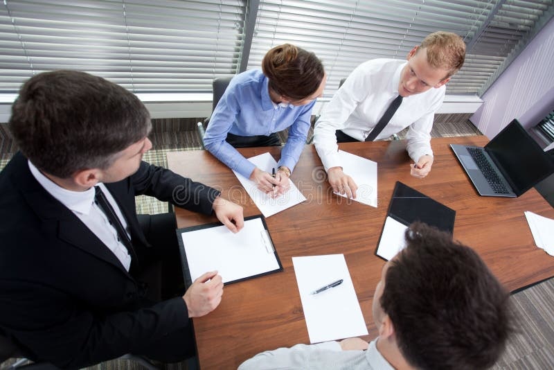 businesswoman,negotiation,agreement
