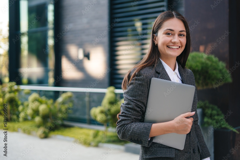 person,laptop,office,confident