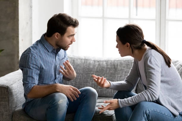 two people talking, disagreement, frustrated
