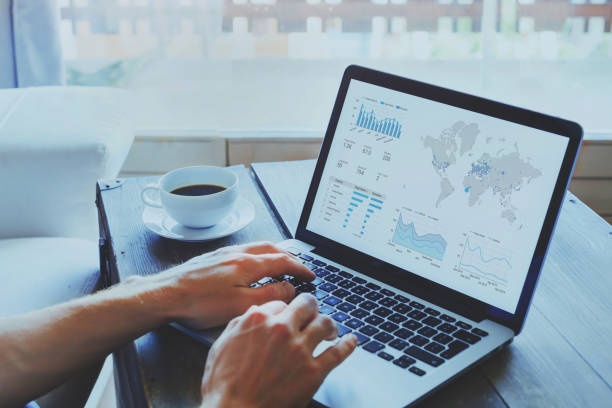 person using automation tools, laptop, productivity, income growth