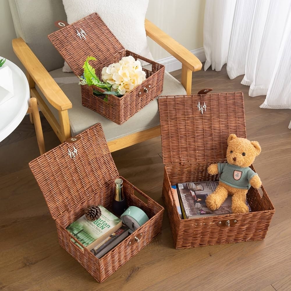 storage boxes and baskets, small apartment, cozy corner