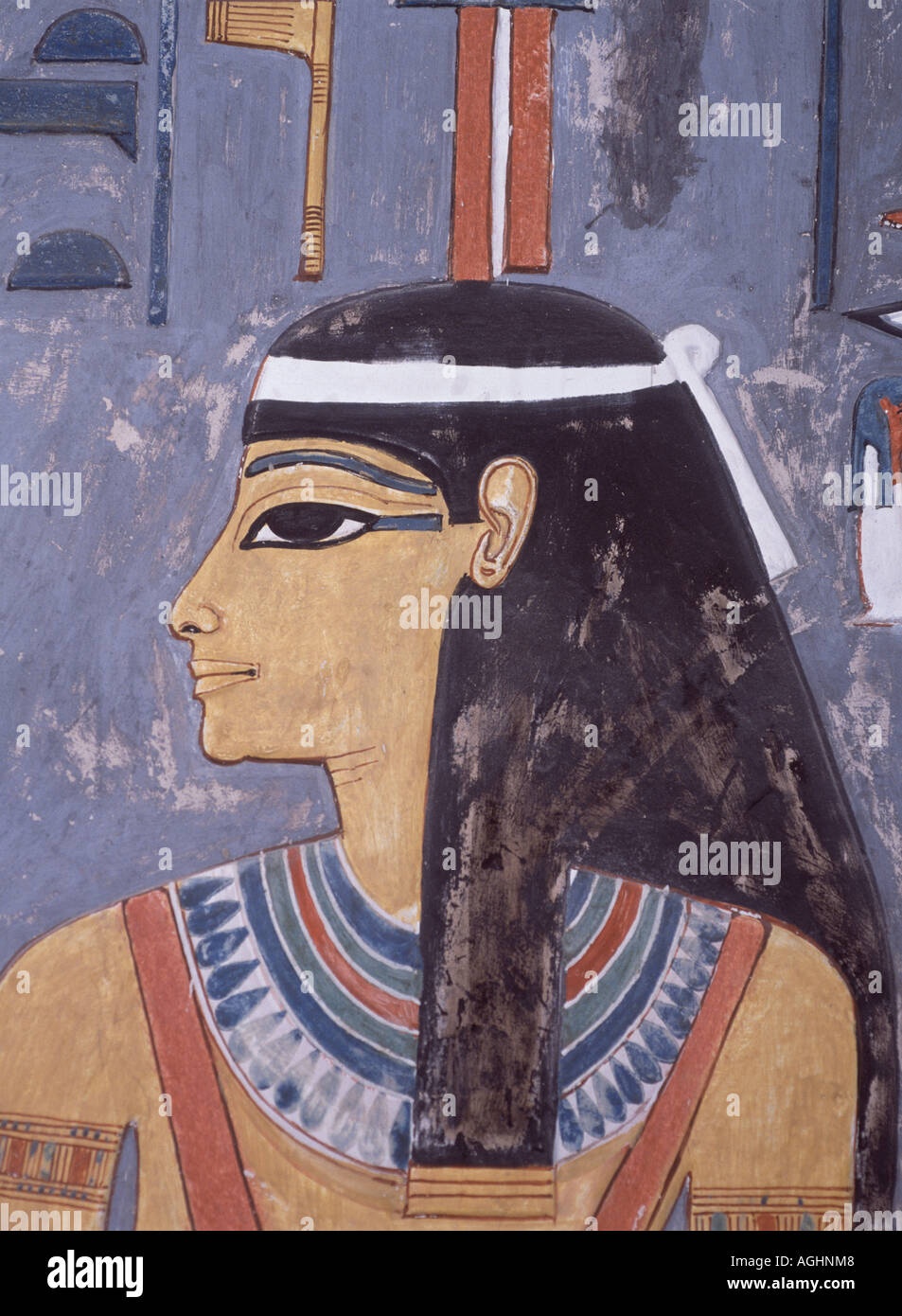 ancient egyptian woman, hieroglyphs, pharaoh's tomb