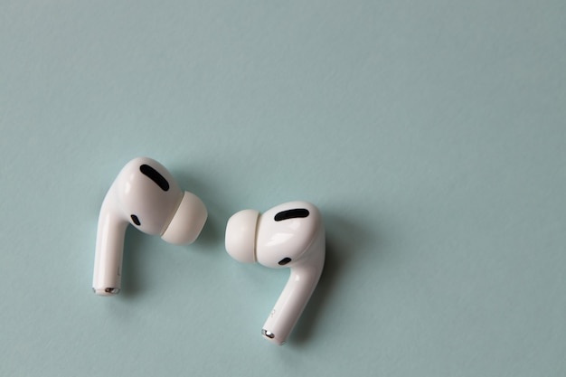 bluetooth headphones,modern,wireless,technology