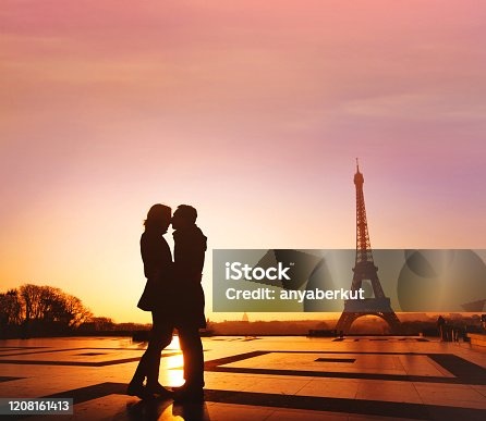 couple,travel,europe,romantic,sunset