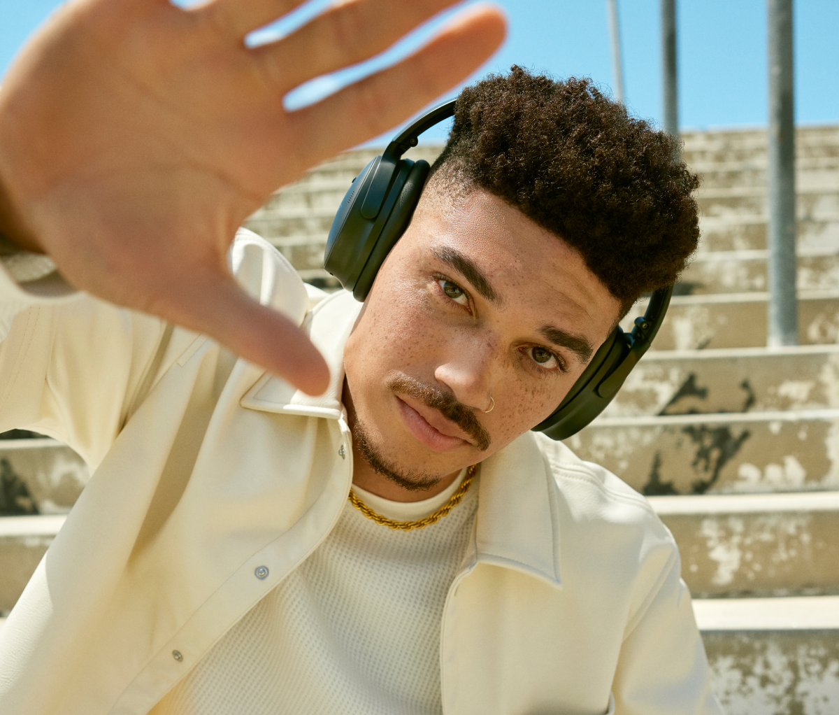bose headphones,noise cancelling,premium design