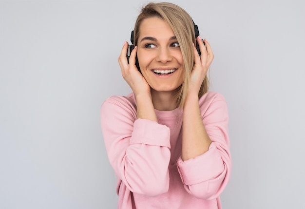 headphones,music,listening,studio