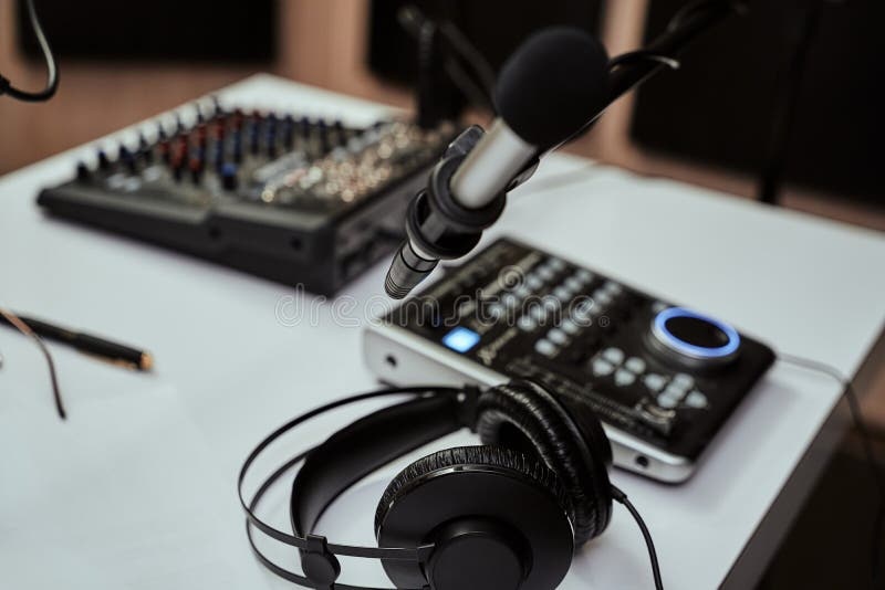 headphones,studio,sound,music