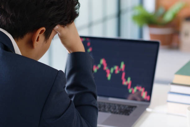 investors, meeting, charts, worried