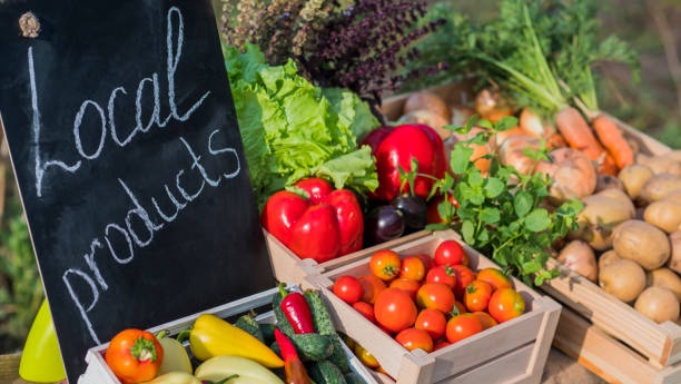 local farmer,food,market,traditional