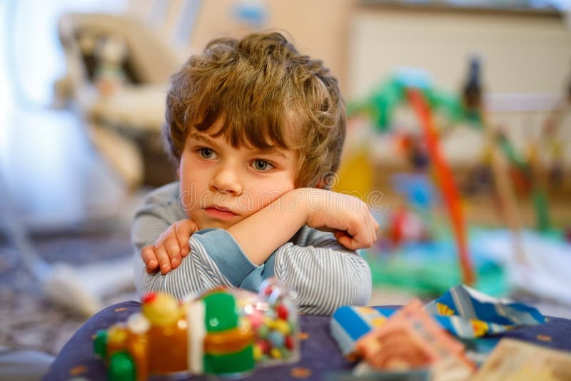 child,sad,boy,room,toys