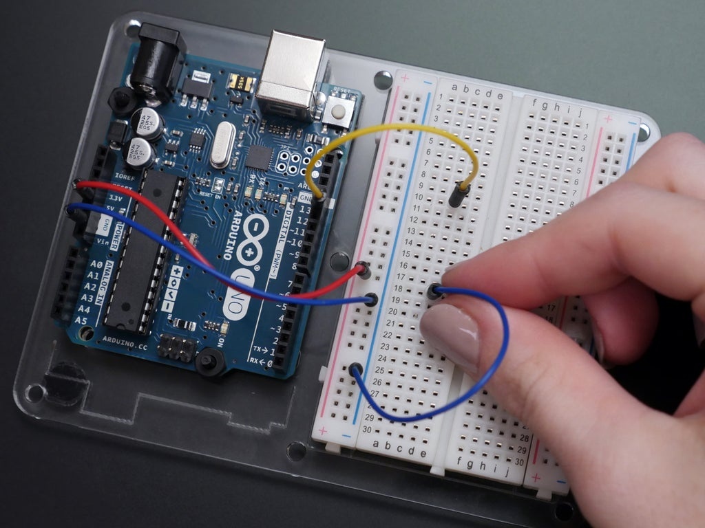 Arduino Uno, breadboard, wires, sensors