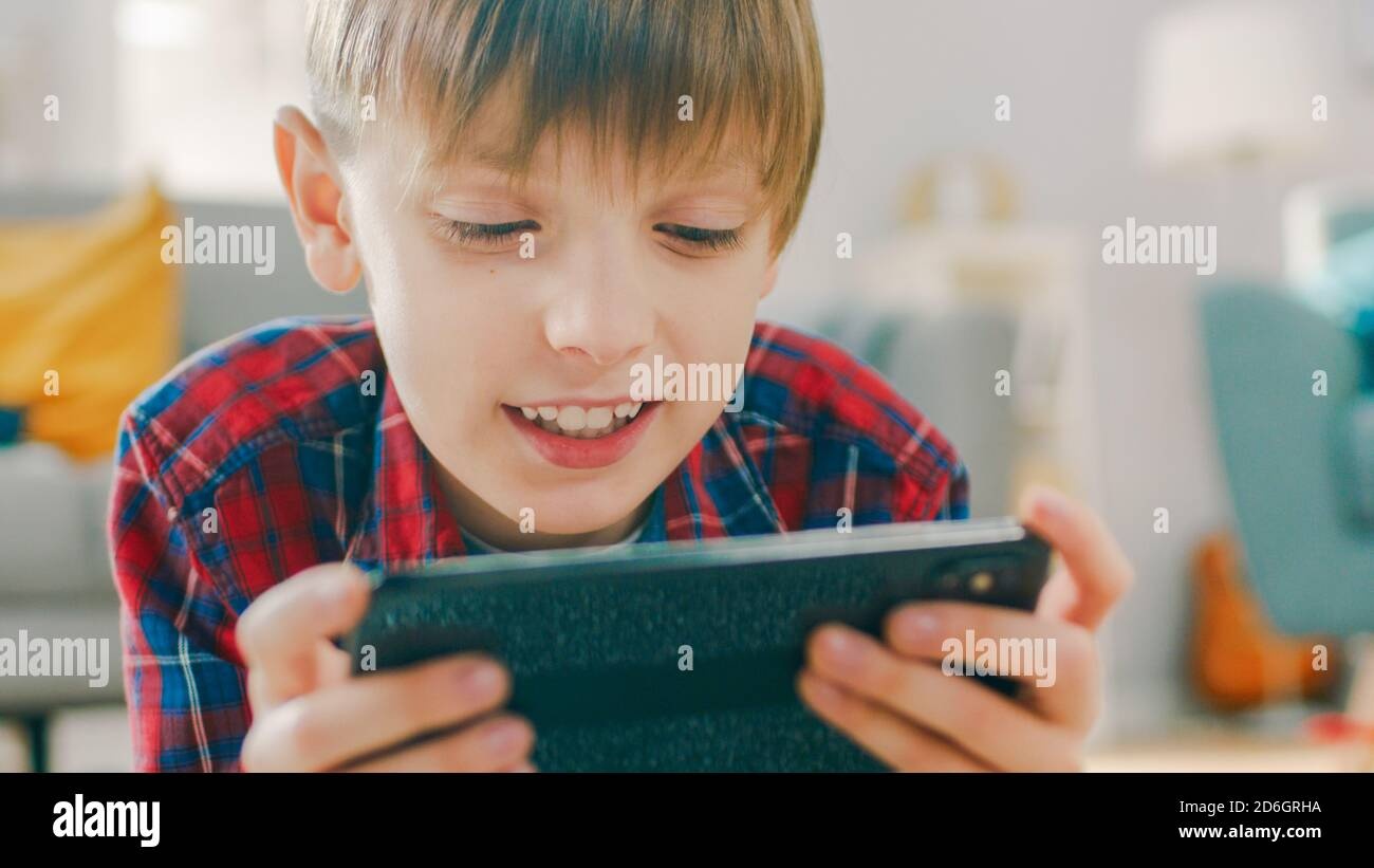 child, camera, phone, playing