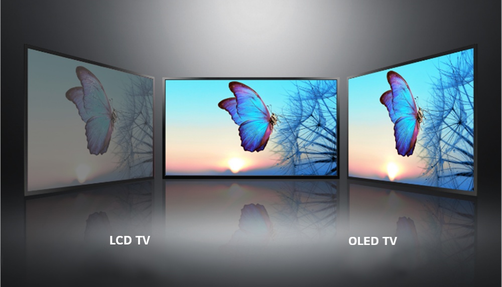 Sports scene comparison, OLED vivid colors, LCD faded colors, wide viewing angle