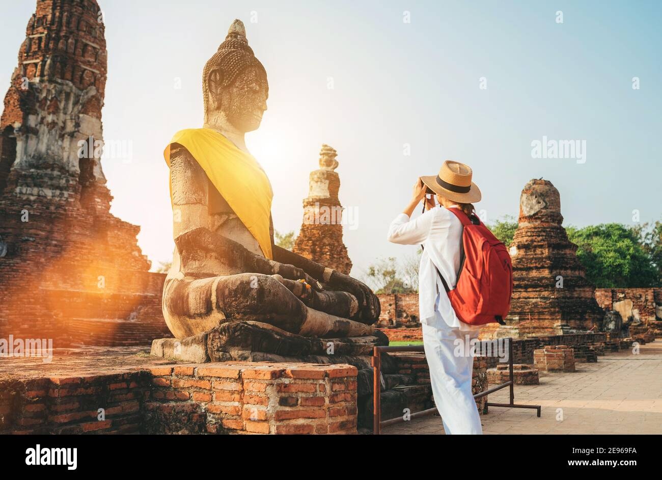 solotraveler,woman,backpack,asia,temple