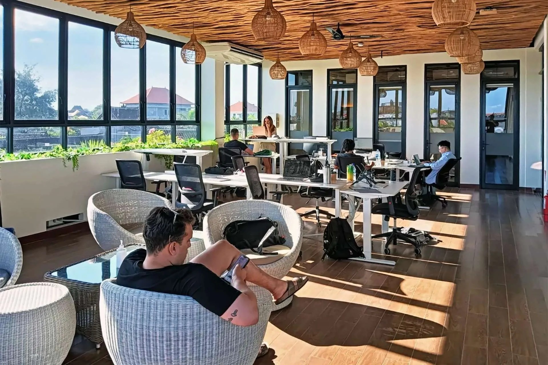 digital-nomad,bali,cafe,coworking-space
