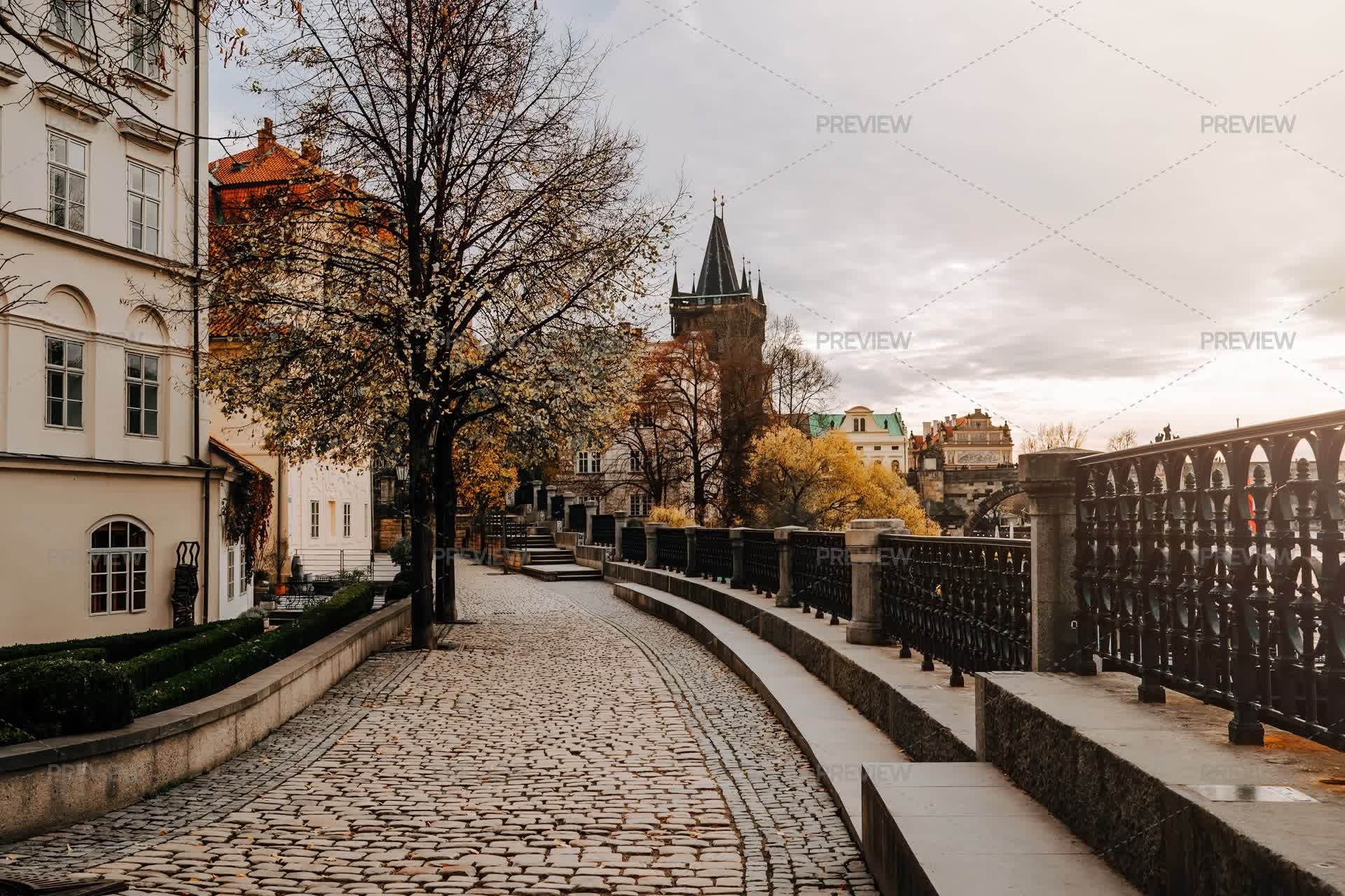 city,europe,old town,historic buildings,cobblestone street