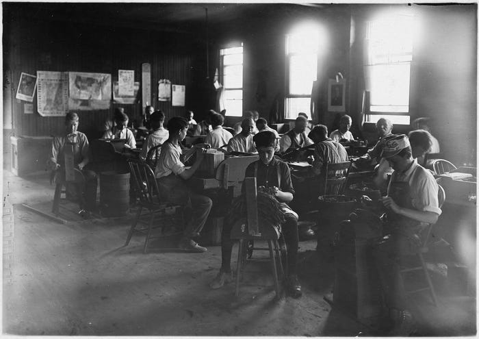 workers,factory,black and white,1900s,children