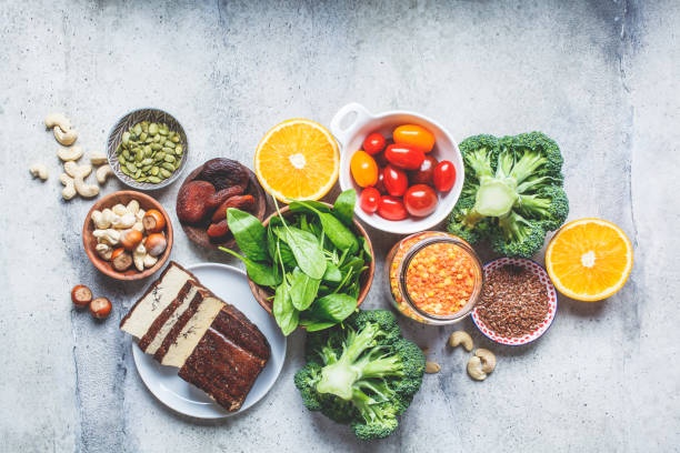 food rich in iron, meat, spinach, legumes, dried fruits