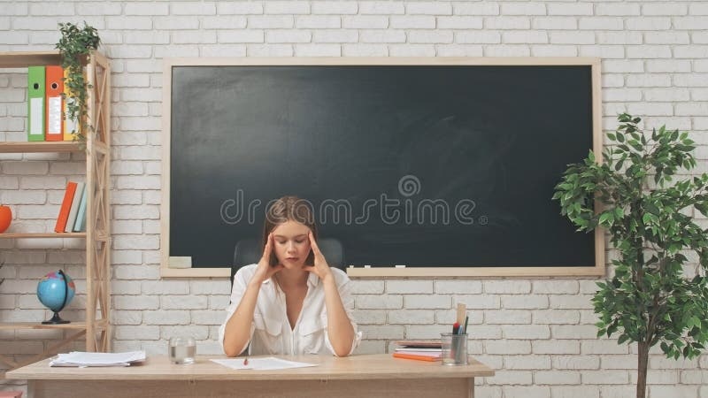teacher,stressed,classroom,students